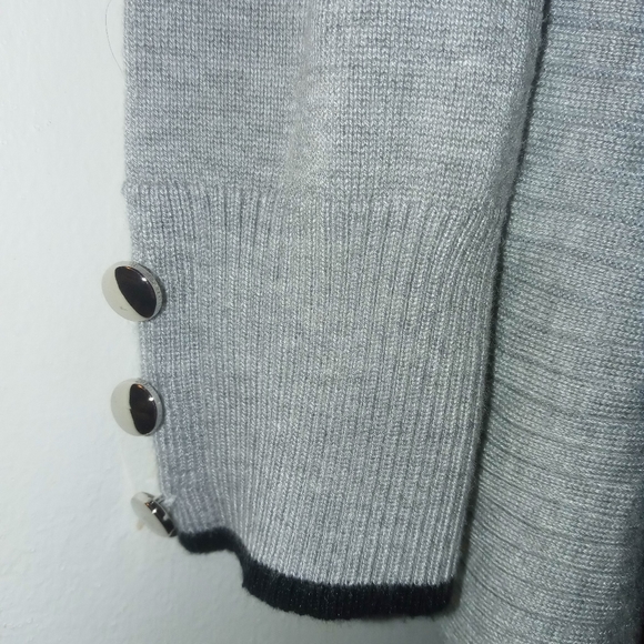 Sweater - Picture 2 of 4